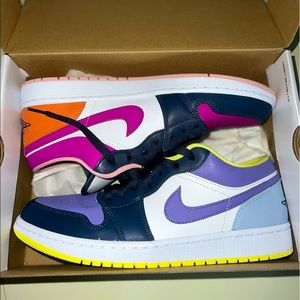 Jordan 1 Low
Purple Magenta (W) Size US 12